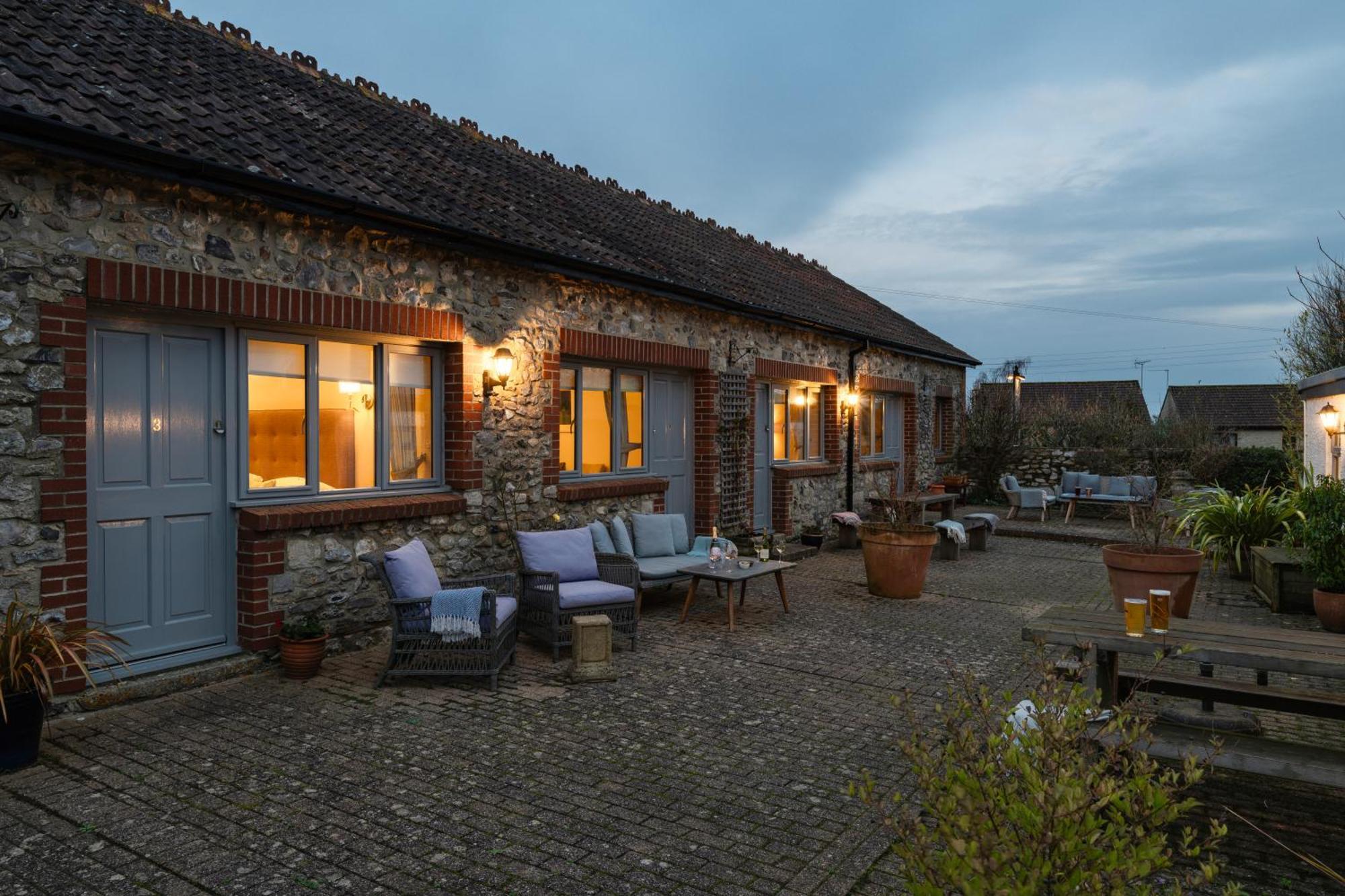 The Tytherleigh Arms Axminster Exterior photo